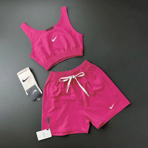 ست نیم تنه تاپی و شلوارک